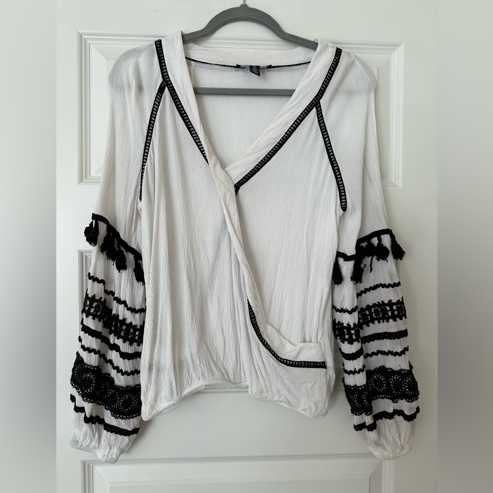 INC top
Size small
Color white and black